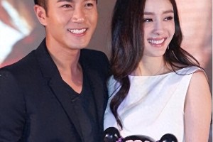 杨幂低调赴港探女 事业转型期引关注