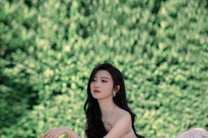 刘亦菲身材变化引热议：从仙气到丰腴的自信美