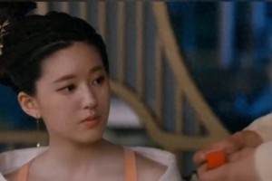 《传闻中的陈芊芊》搞笑吻戏：仆人搅局名场面