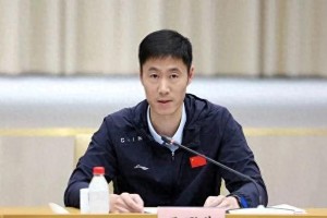 王励勤强硬表态：国乒集体亮相，拒绝个人崇拜