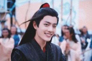 肖战《陈情令》爆红后登央视，真实颜值惊艳观众